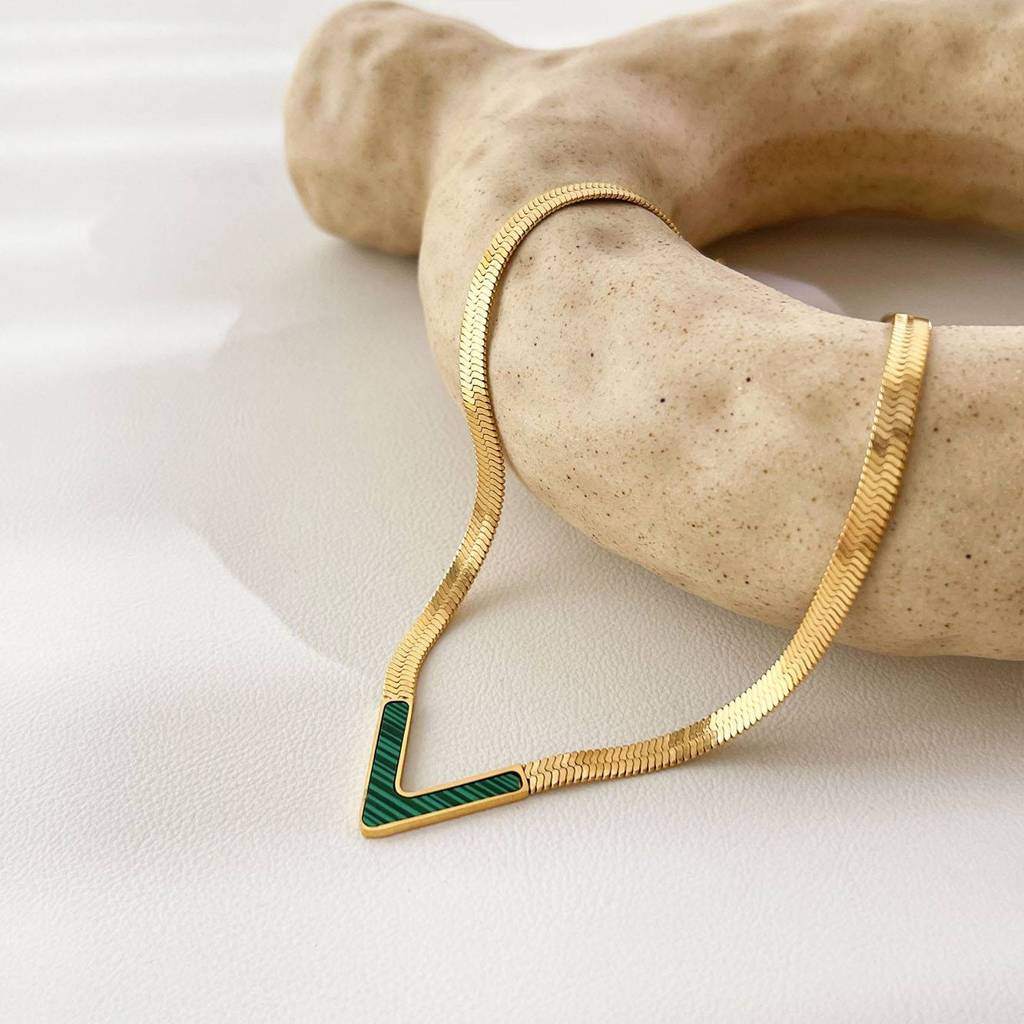 Dainty V Shape Snake Necklace - Green : TAA-9708569952534-NECKLACE