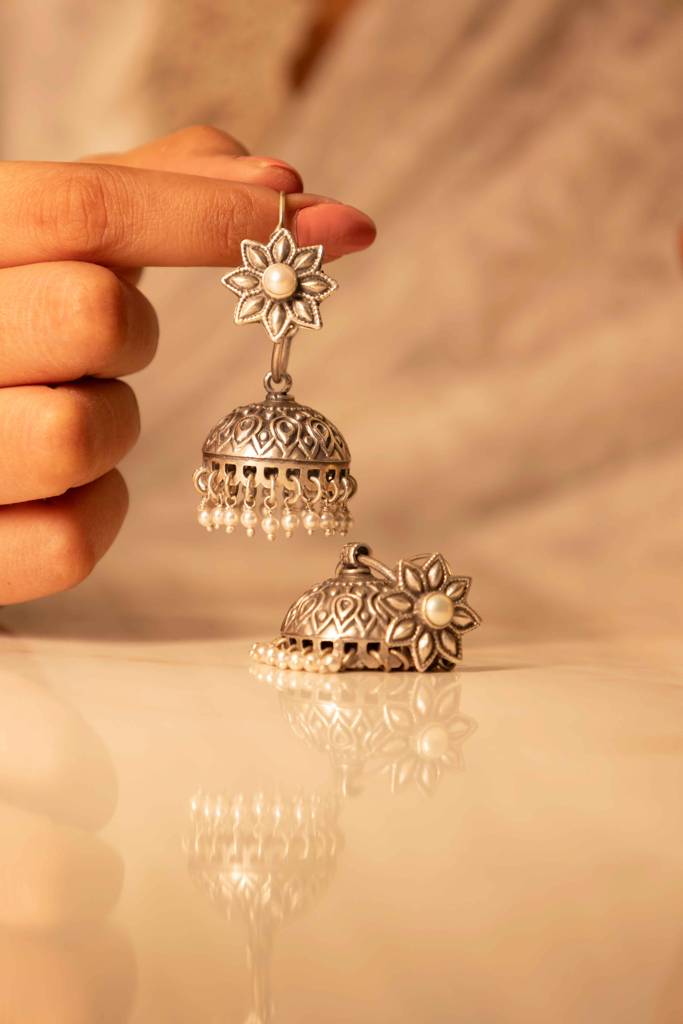 Dulari Intricate Pearl Embossed Bali Jhumka : SE244252