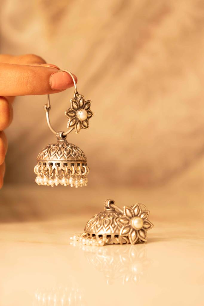 Dulari Intricate Pearl Embossed Bali Jhumka : SE244252