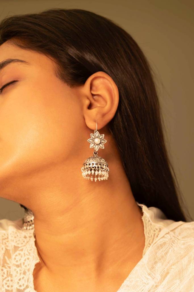 Dulari Intricate Pearl Embossed Bali Jhumka : SE244252