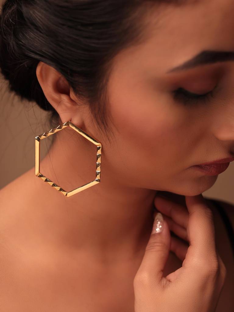 Hexagon Desire Earrings : MOK-E-437