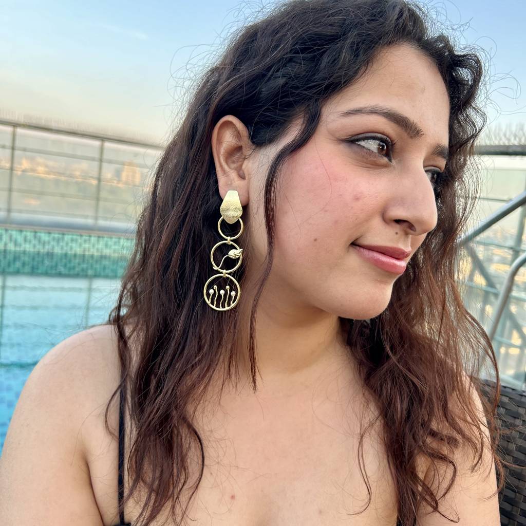 Golden Harmony Long Earrings : E-509