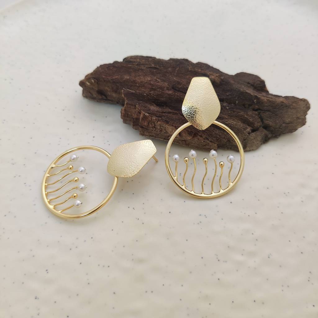 Pearly Twilight Circlets Earrings (Big) : E-512