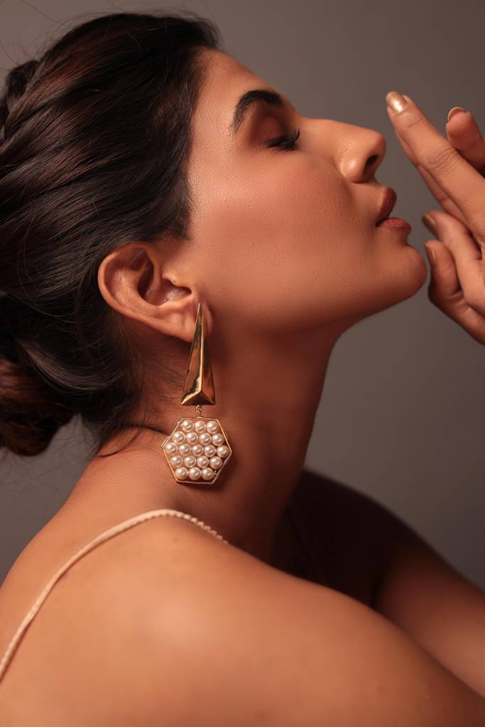 Hexagon Harmony Pearl Earrings : E-540