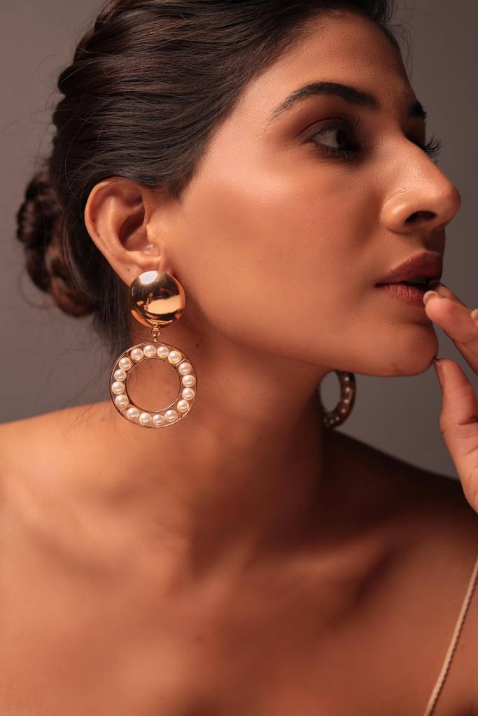 Circular Serenity Shell Pearl Earrings : E-82