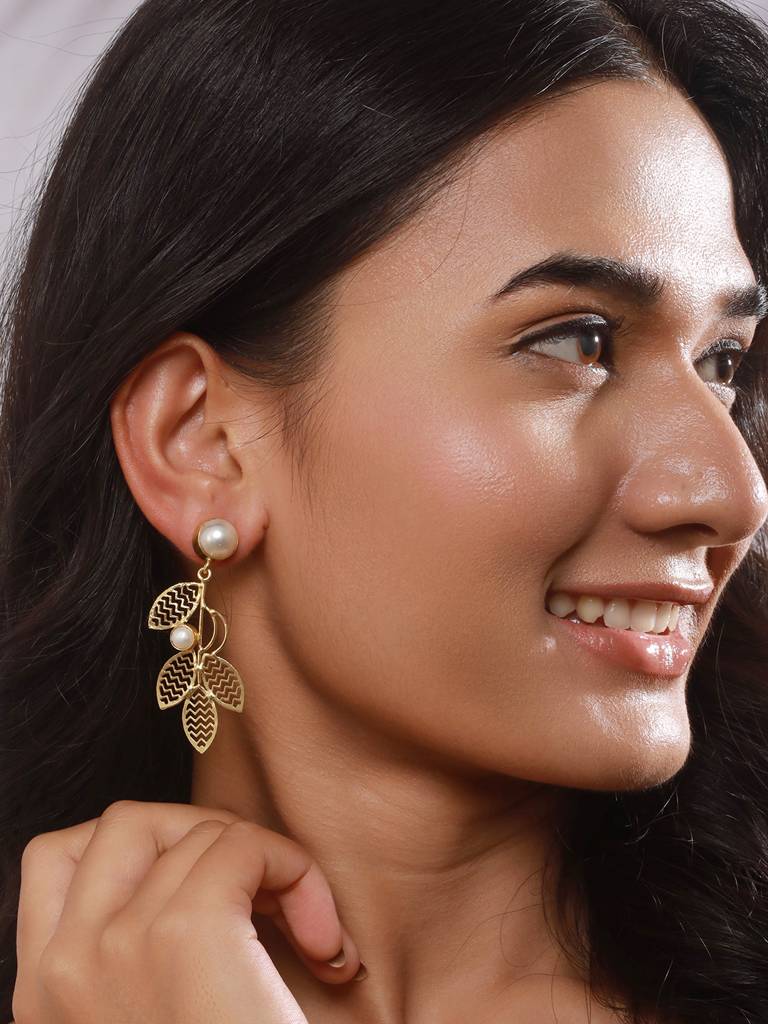 Gold-Plated Leaf-Shaped Drop Earrings : EAR-JS24-30305