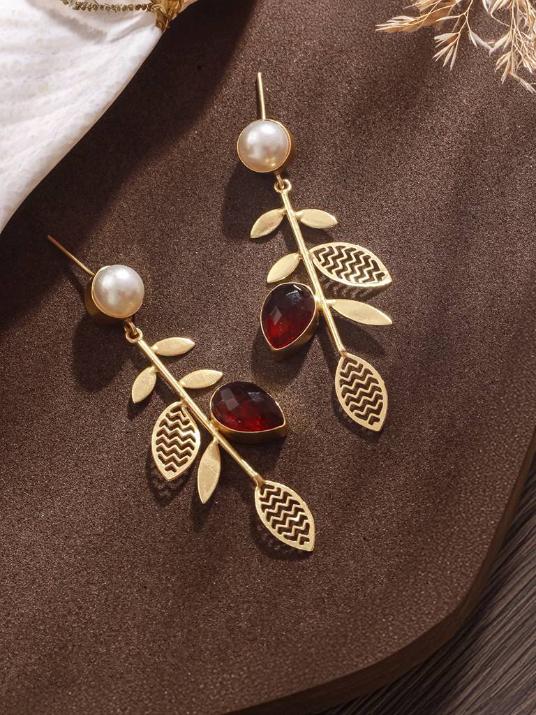 Gold-Plated Leaf Shaped Drop Earrings : EAR-JS24-30307