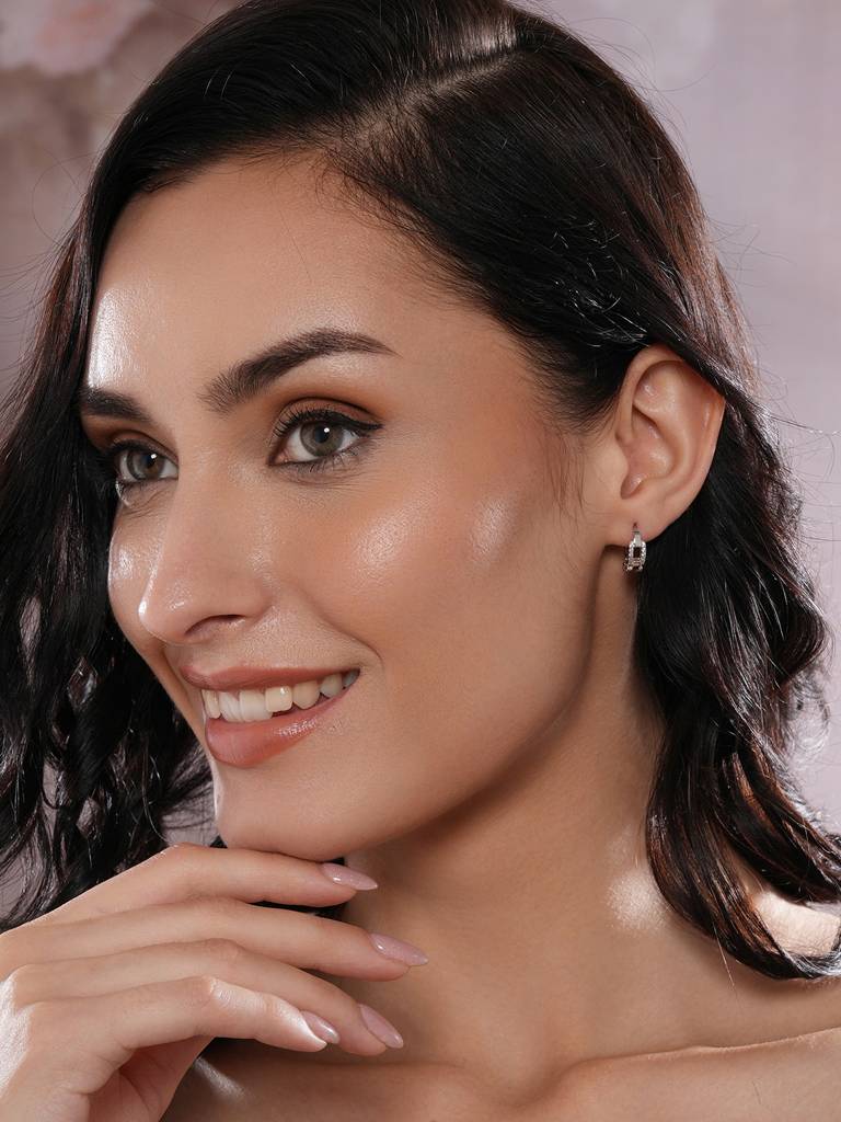 Silver-Toned Contemporary Half Hoop Earrings : EAR-JS25-30374
