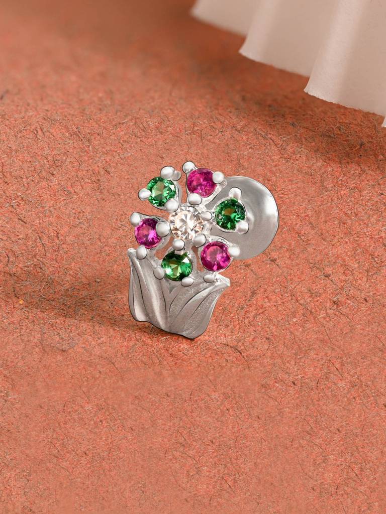 Chaand Phool Silver Nose Pin : EGNP3417