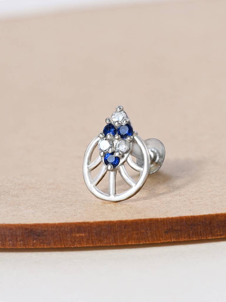 Crest Cluster Silver Nose Pin : ELNP3852
