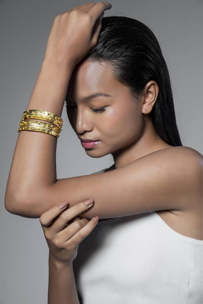 Dira Bangle Morning Dew Gold Tone - Set Of 2