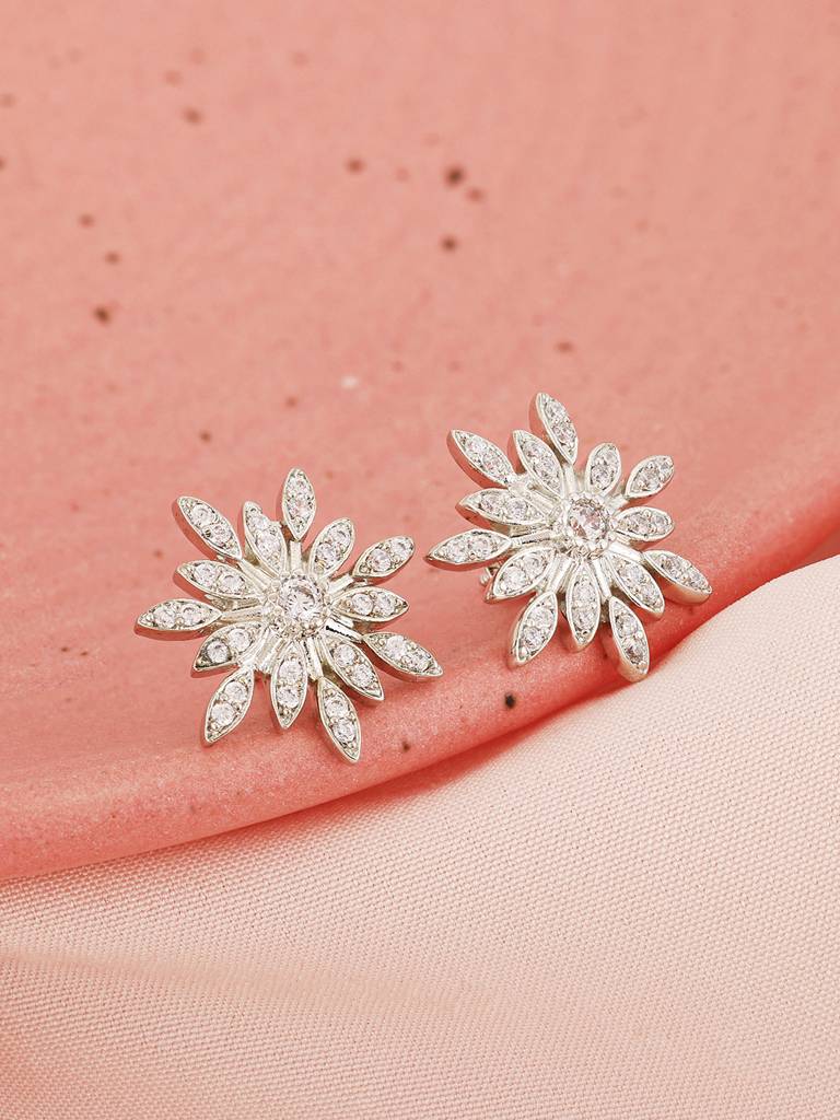 GIVA 925 Sterling Silver Classic Flower Romance Earrings