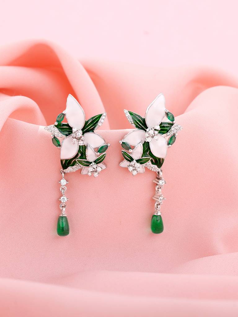 Pair of 925 Sterling Silver Tiny Plain Trillium Minimal Earrings Pair of 925 Sterling Silver Tiny Plain Trillium Minimal Earrings