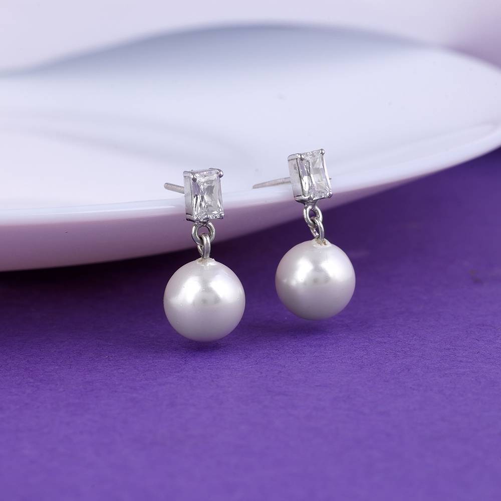 925 Silver Shining Pearl Earrings : ER03072