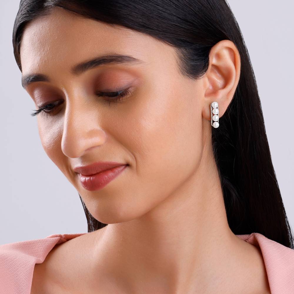 925 Silver Inspiring Pearl Studs : ER03093