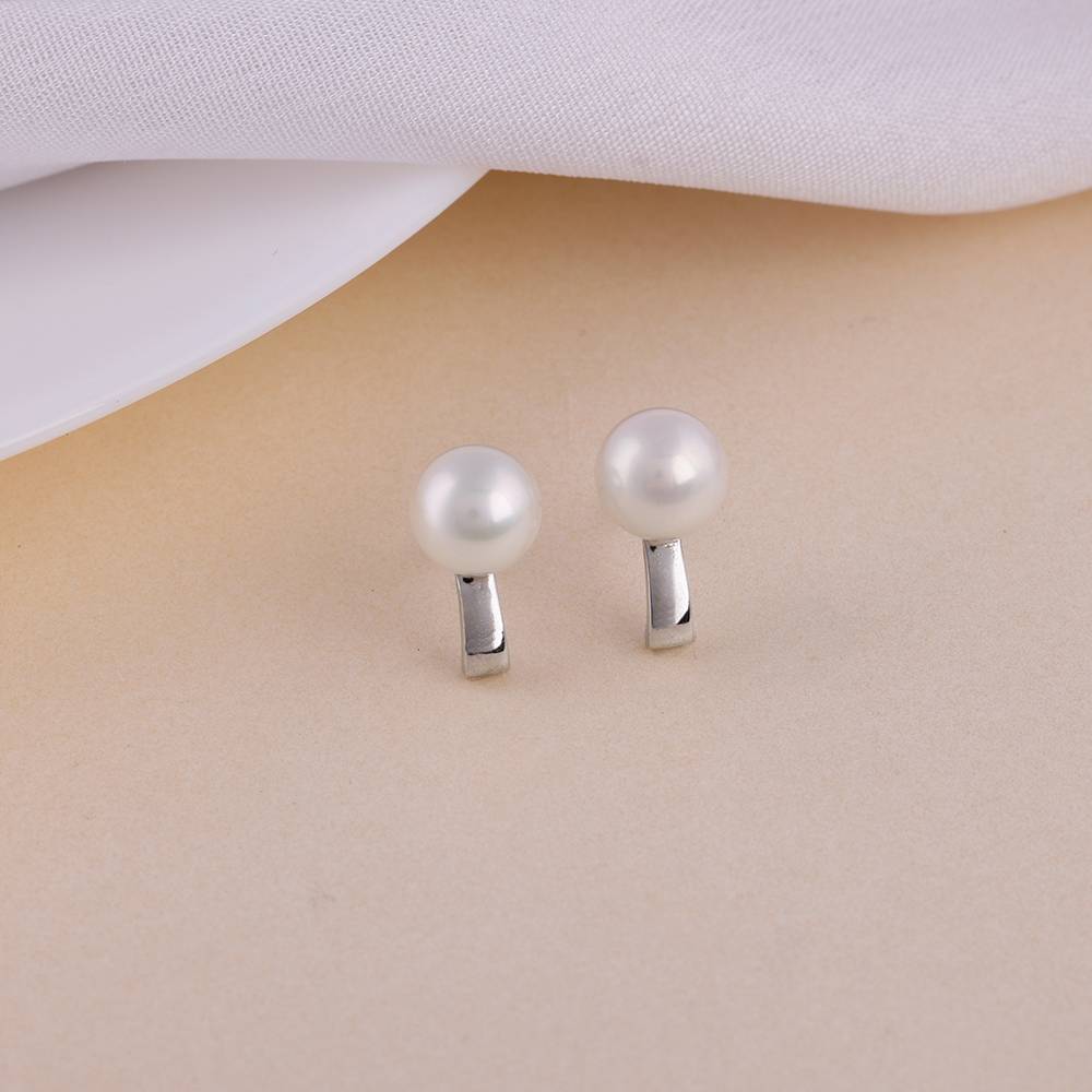 925 Silver Cute Pearl Studs : ER03096