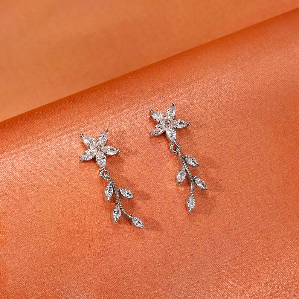 925 Silver Moonvine Magic Earrings : ER03110