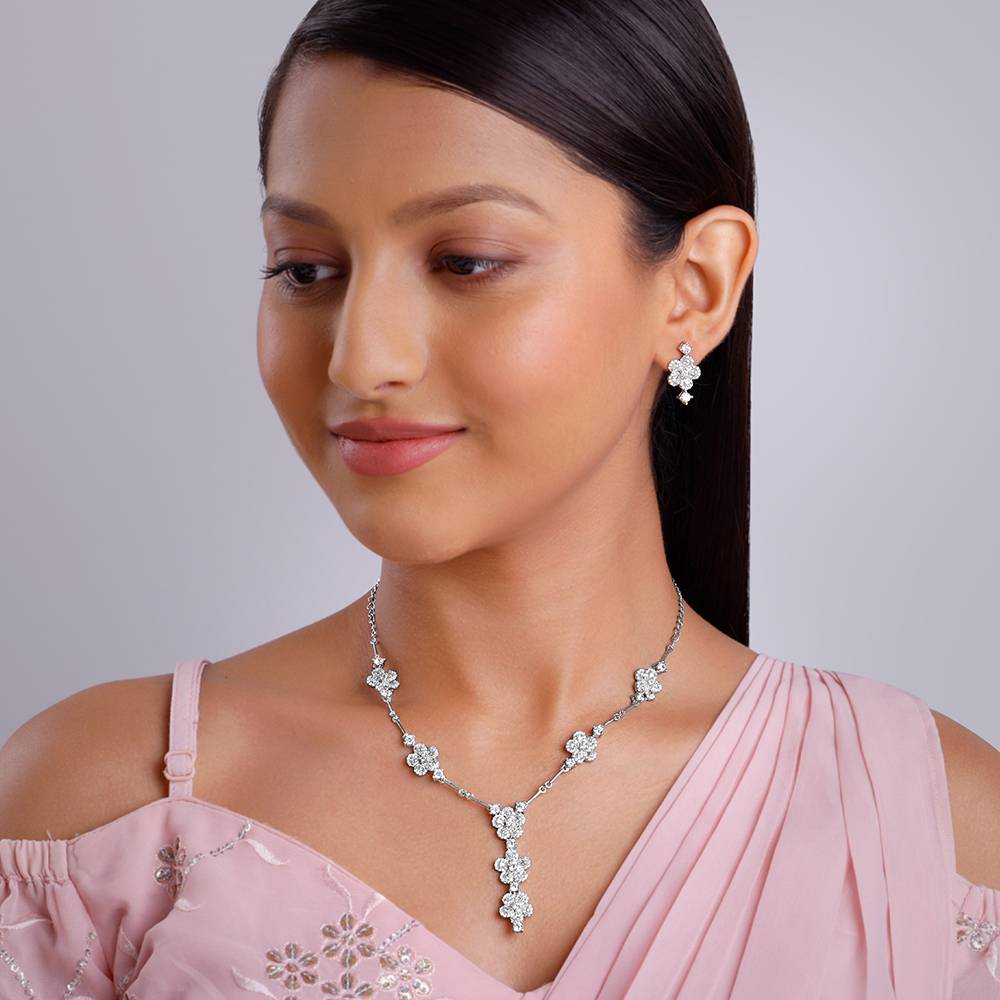 925 Silver Floral Flush Set : ER03160PD02904