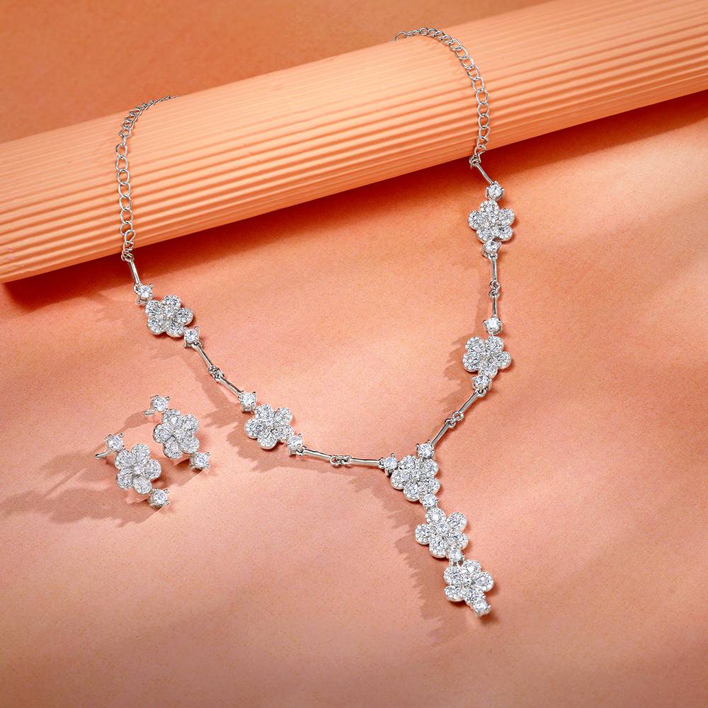 925 Silver Floral Flush Set : ER03160PD02904