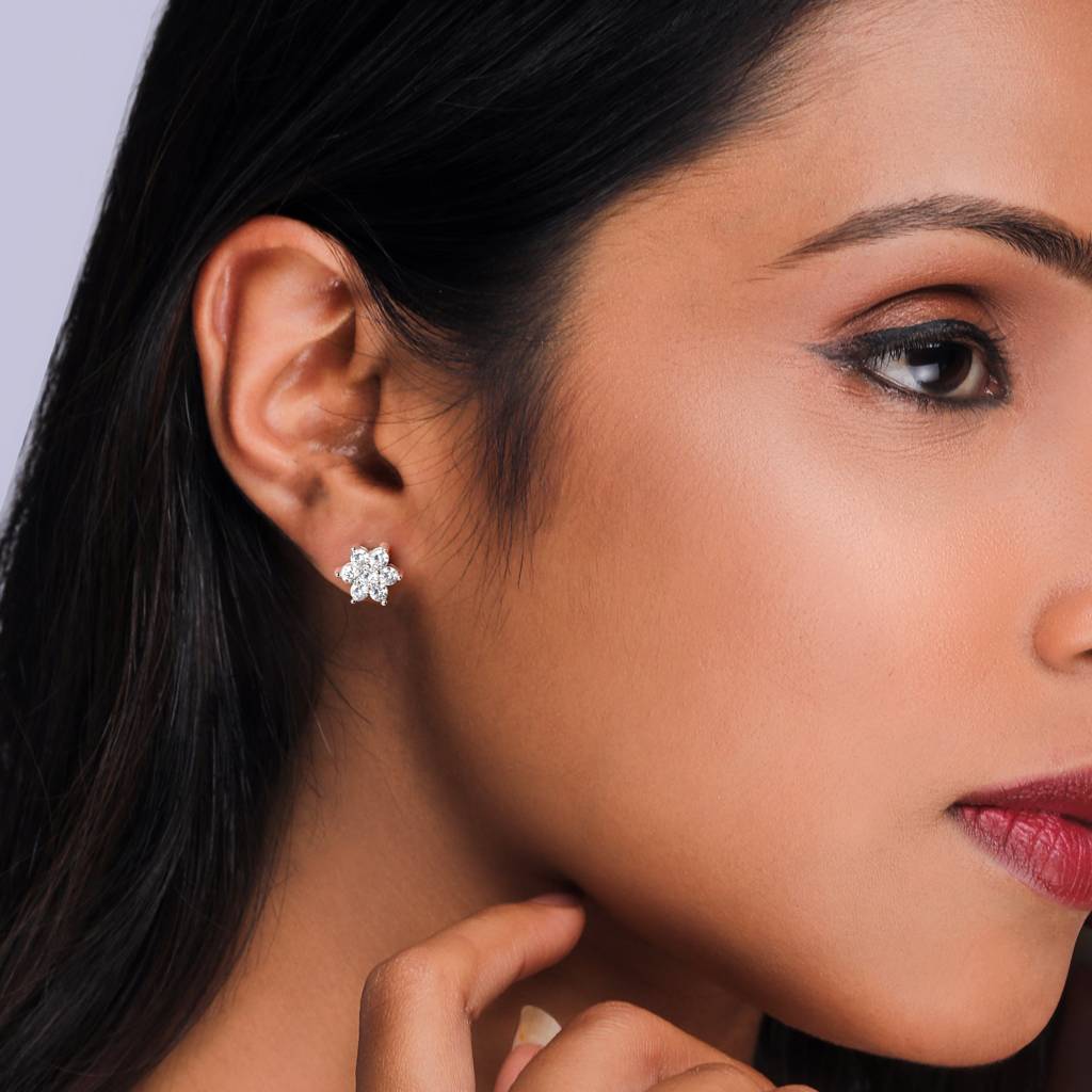Silver Shining Flower Studs : ER0480