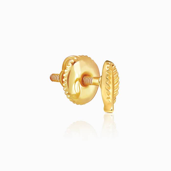 Golden Alluring Stud Earrings : ER0599