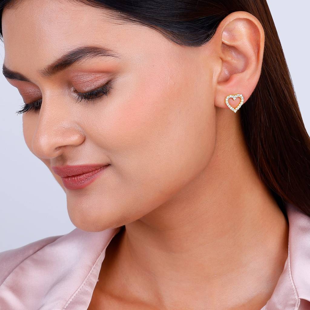 Golden Heart Will Go On Studs : ER0665