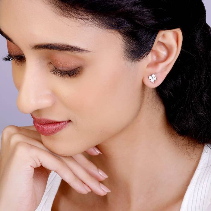 Silver Flower Clover Studs : ER0700
