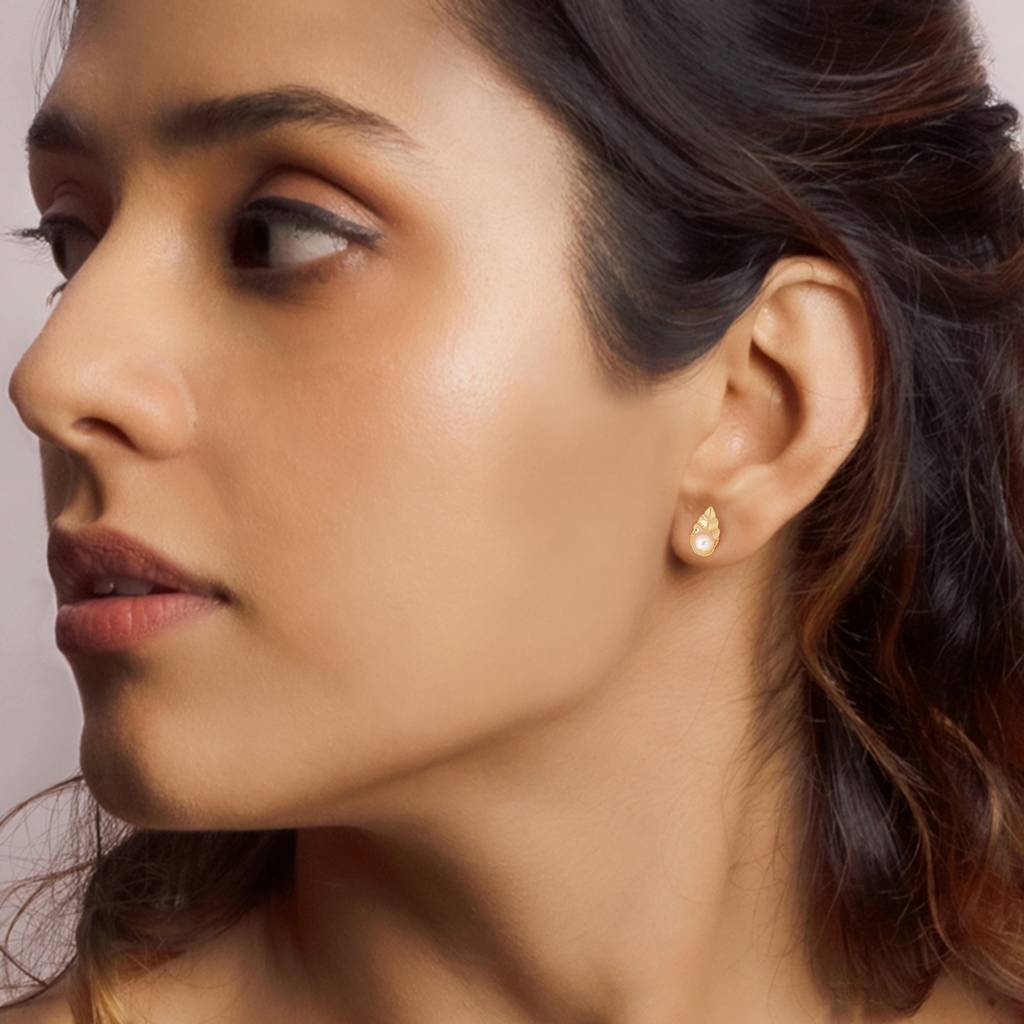 Golden Pearly Leaf Earrings : ER0709