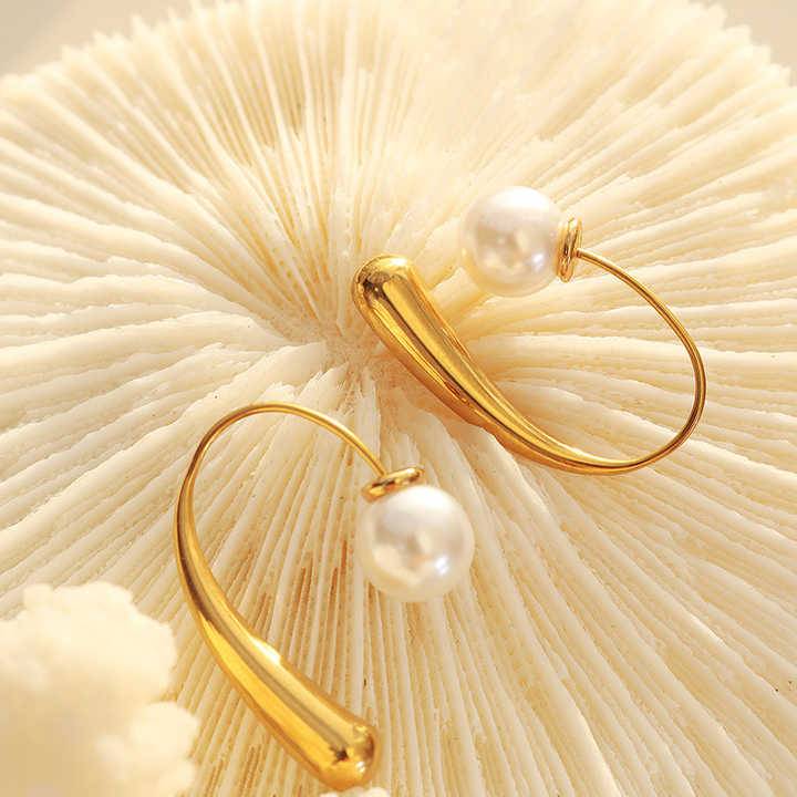 Pearl Hook Earrings : ER153