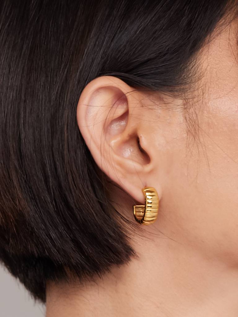 Ridged Half Hoops : ER160