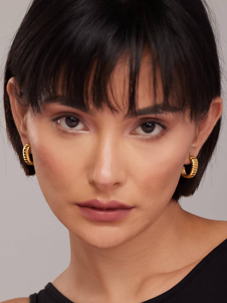 Ridged Half Hoops : ER160