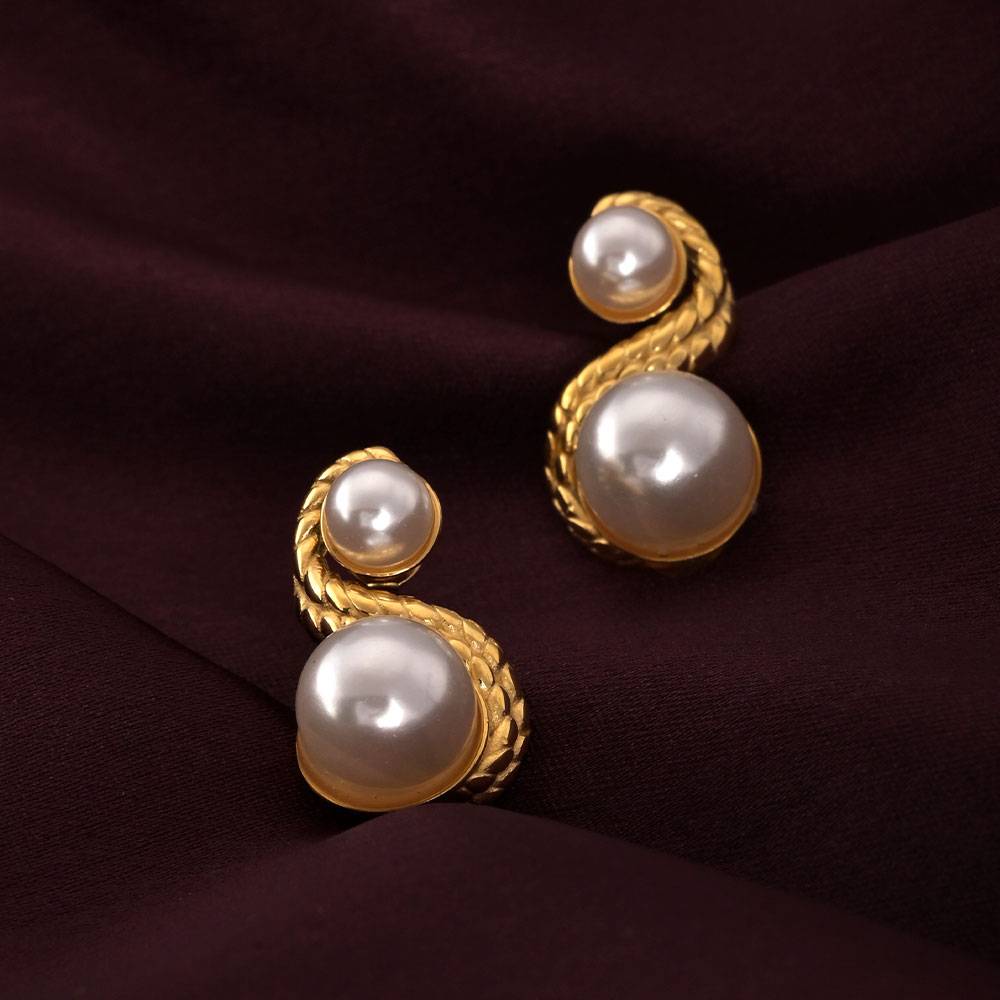 Enchantress Pearl Stud Earrings : ER273