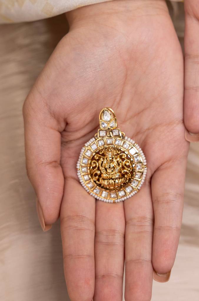 Shreena Temple Earrings : ERAAPR11