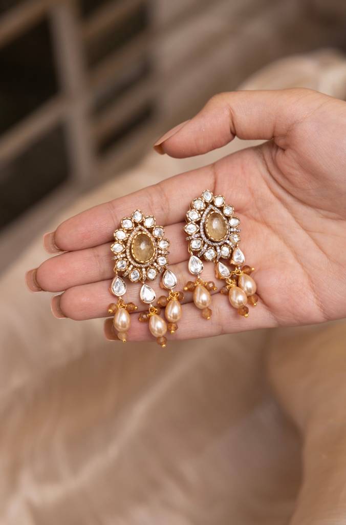 Sharvi Earrings : ERAAPR13