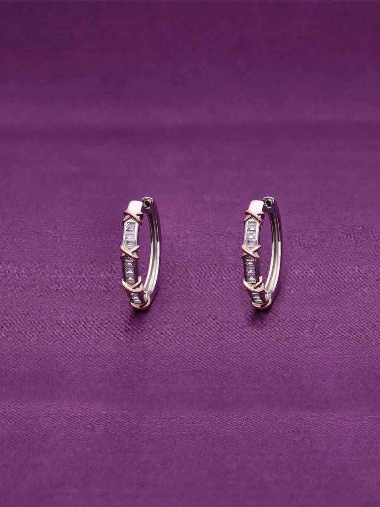 Charming Knot Silver Hoop Earrings : ERHP92-S-NA