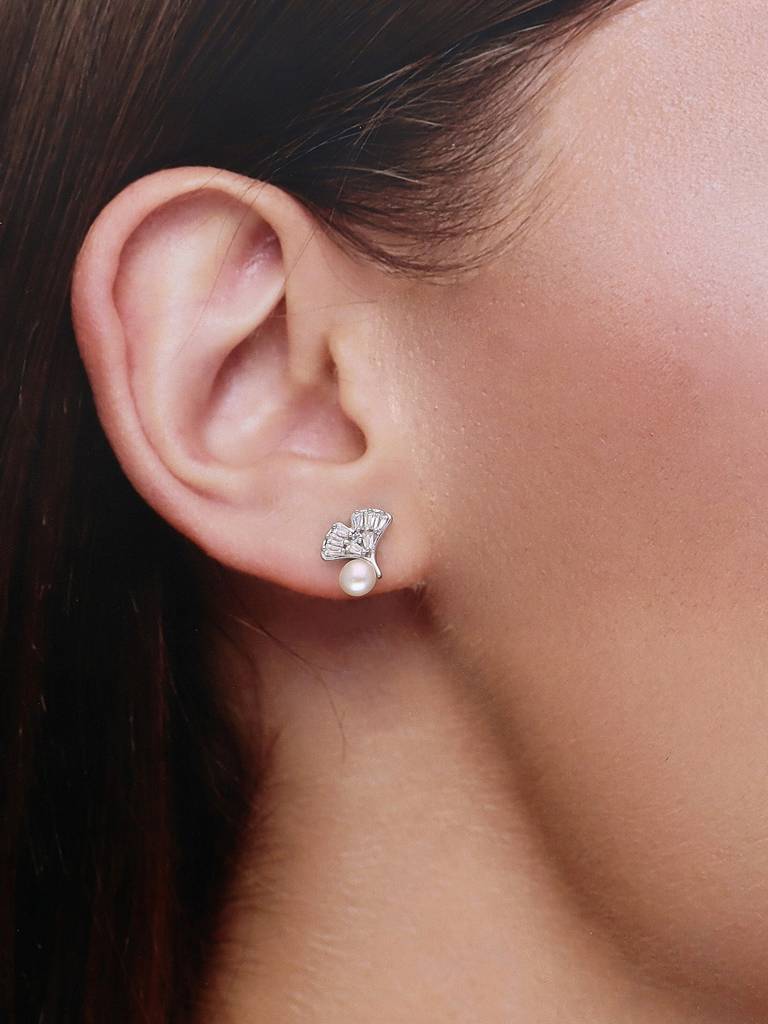 Sterling Silver Pearlescent Petal Gleam Earrings : ERPL111-S-NA