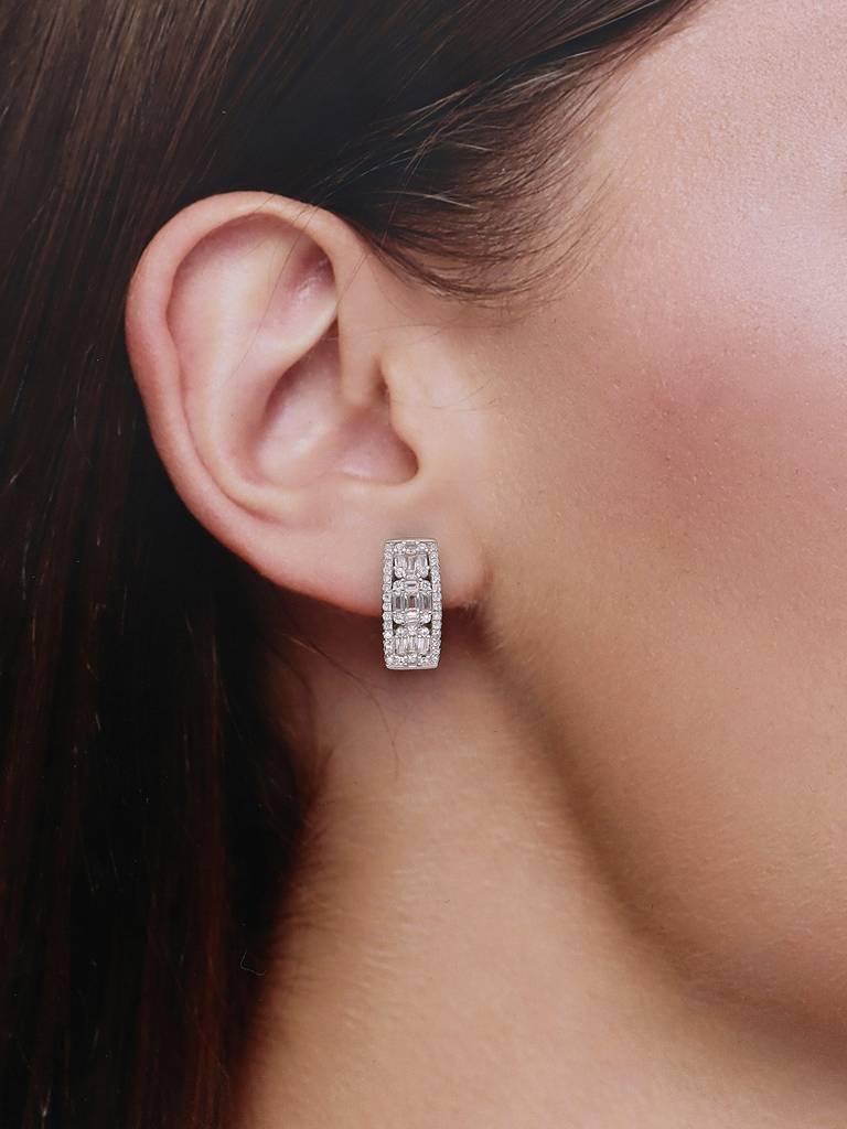 Diamond Crust Silver Studs Earrings : ERSD429-S-NA