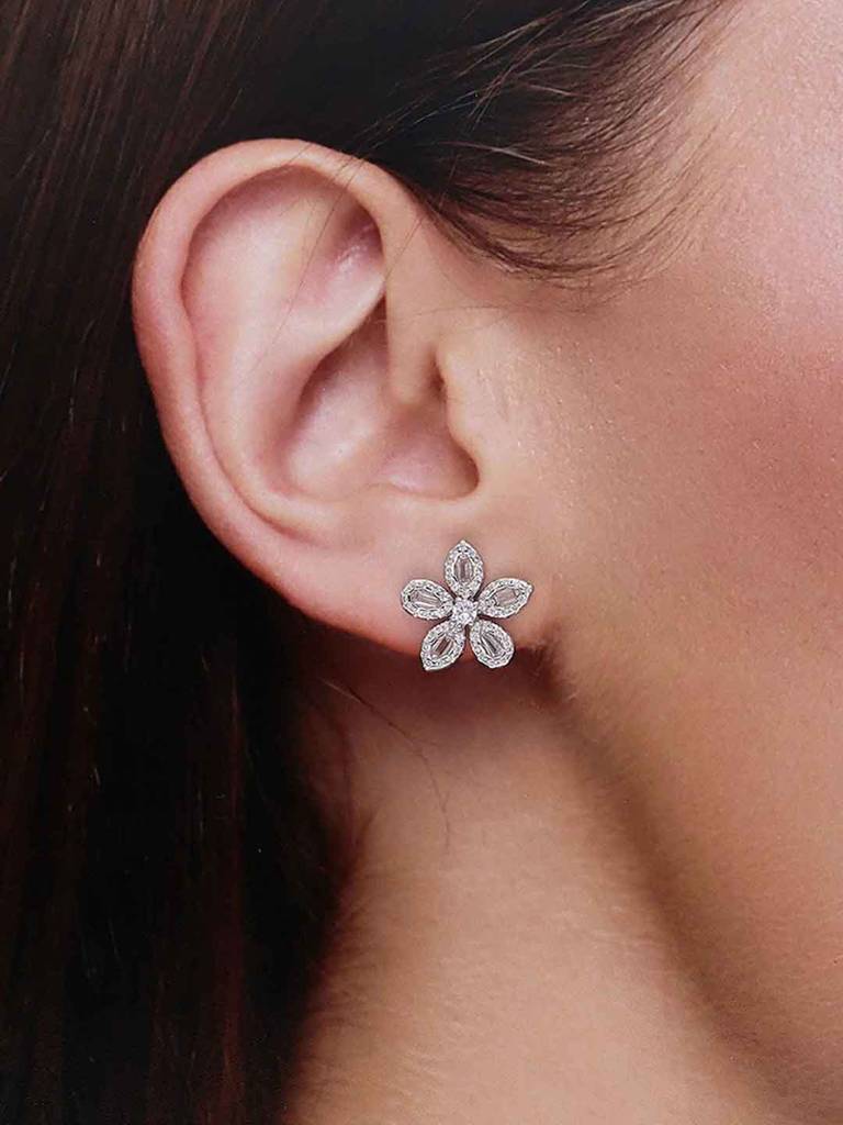 Sterling Silver Chic Floral Stud Earrings : ERSD657-S-NA