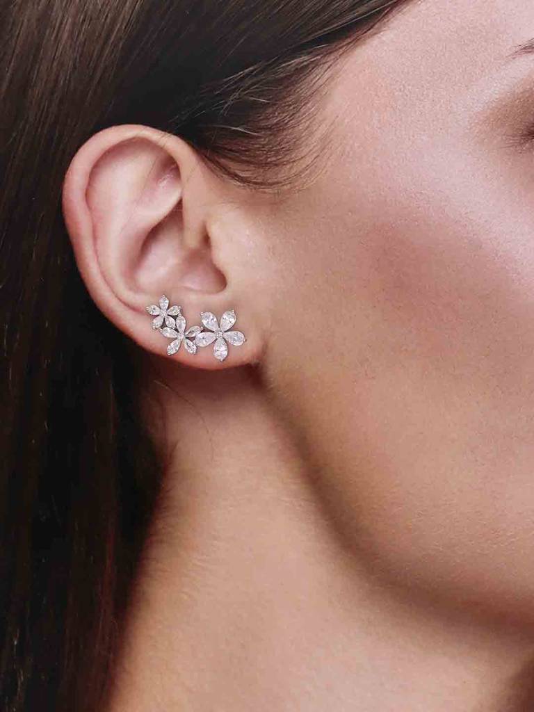 Sterling Silver Mimalistic Chic Floral Stud Earrings : ERSD678-S-NA