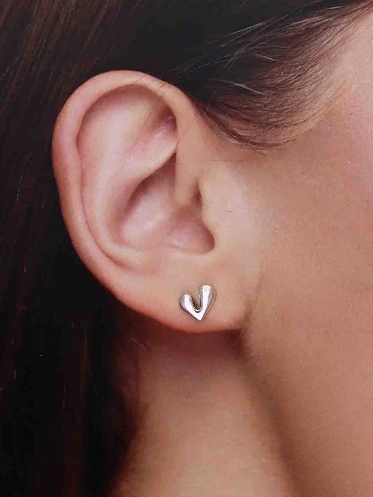 925 Sterling Silver Elegant Heart Shaped Stud Earrings : ERSD802-S-NA