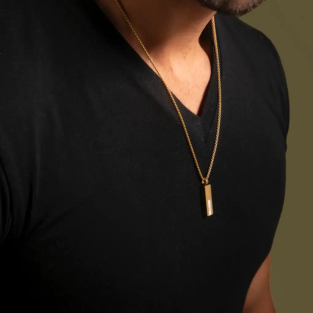 Avant Gilt Locket For Men : ETCH005