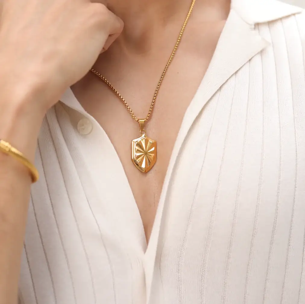 Divante    Locket For Men : ETCH012