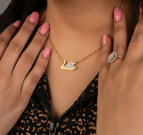 Personalised Swan Pendant : ETCH073