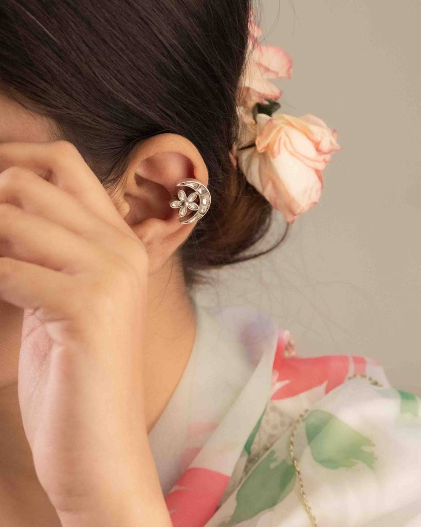 Essence Kundan Chaand Phool Earclip : SE72357