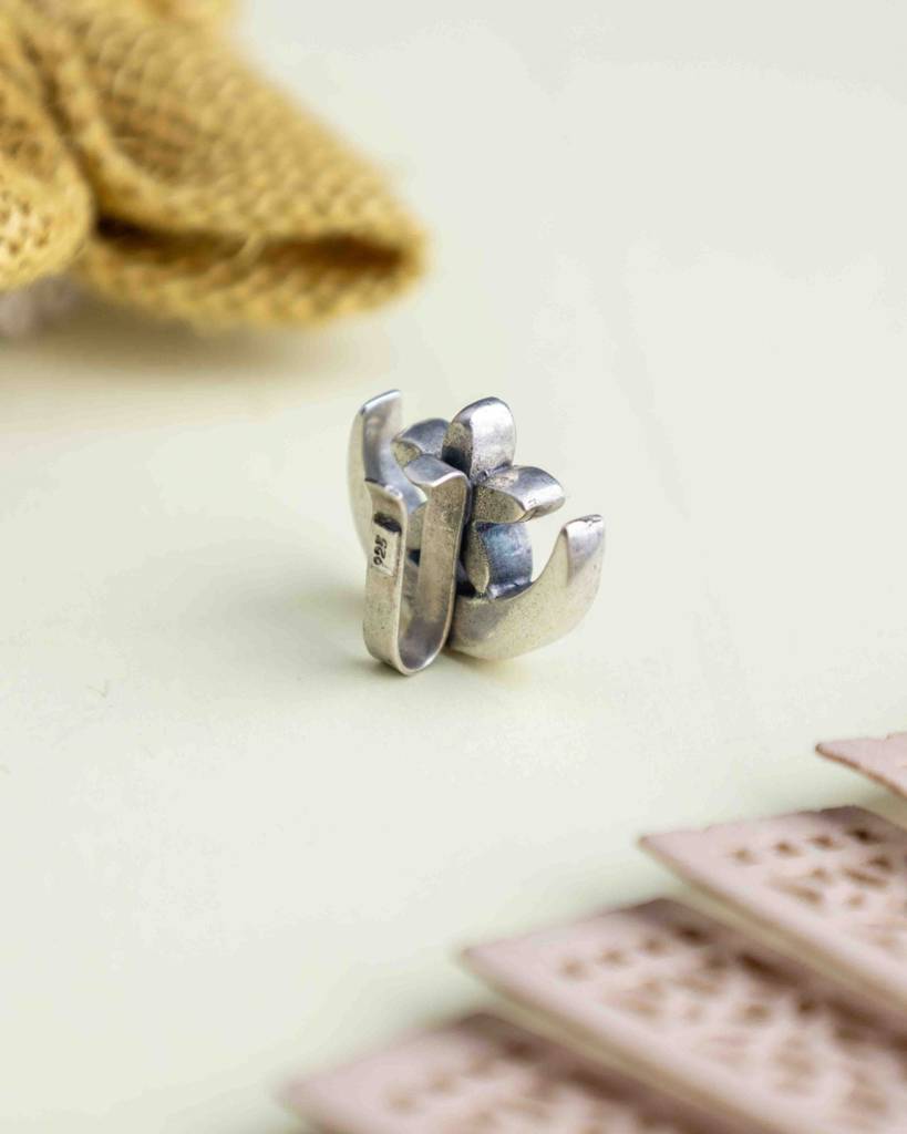Essence Kundan Chaand Phool Earclip : SE72357