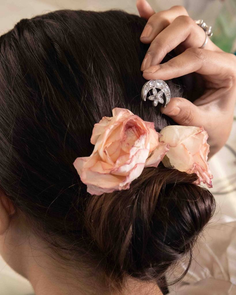 Essence Kundan Chaand Phool Juda Pin : SJ26