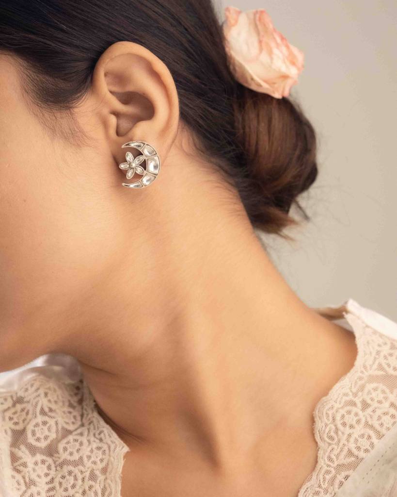 Essence Kundan Chaand Phool Timeless Earring : SE72356