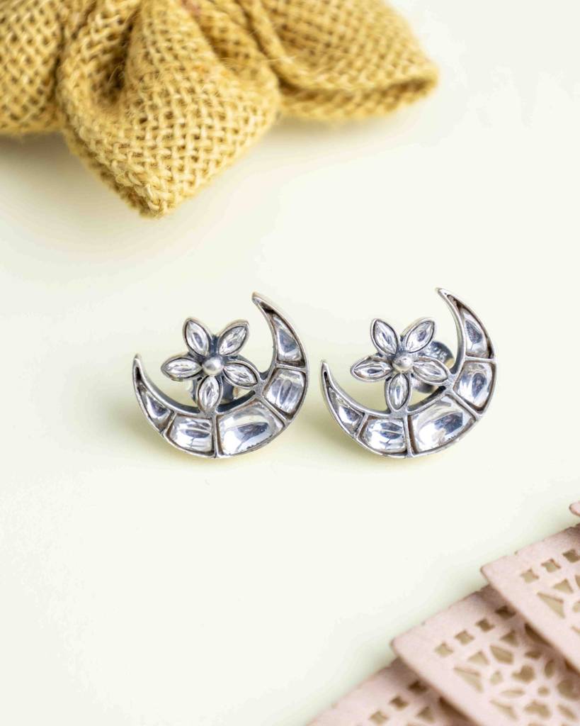 Essence Kundan Chaand Phool Timeless Earring : SE72356