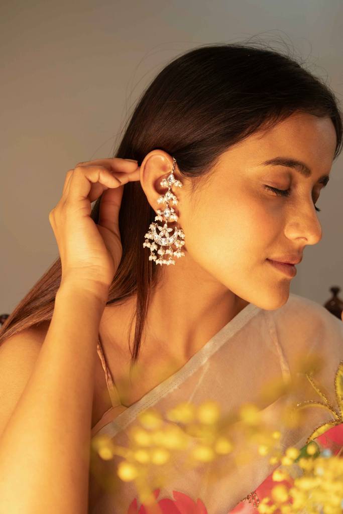 Essence Kundan Chaand Phool Pearl Drop Earchain Statement Earring : SE1725