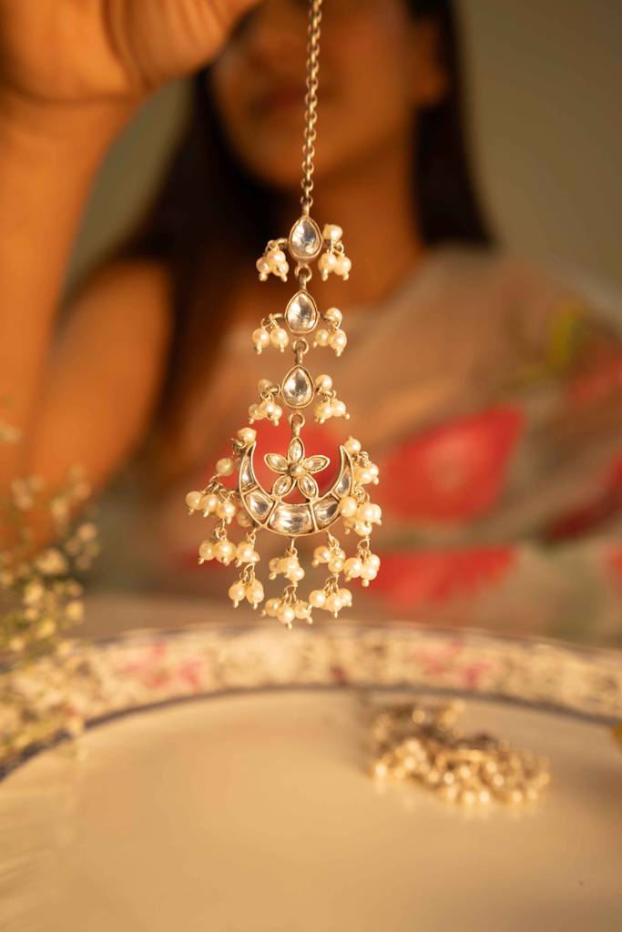 Essence Kundan Chaand Phool Pearl Drop Earchain Statement Earring : SE1725